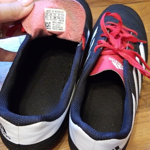 Adidas Boy's Classic Black Red Soccer Cleats Shoe - Picture 7 of 8